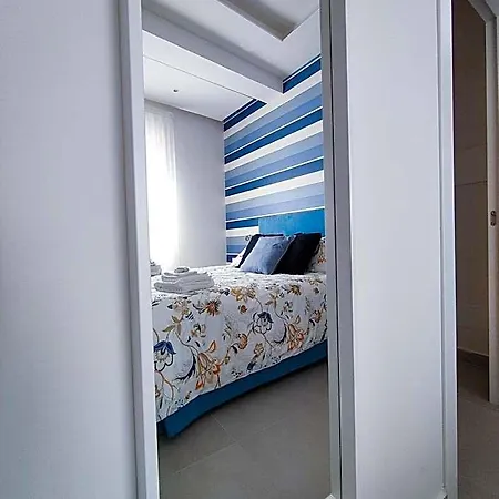 Interno7 Кастелламмаре-ди-Стабия